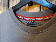 Lade das Bild in den Galerie-Viewer, Shirt &quot;601 Universal&quot;
